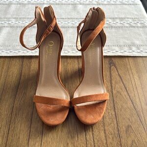 Olivia Ferguson block strapped heels